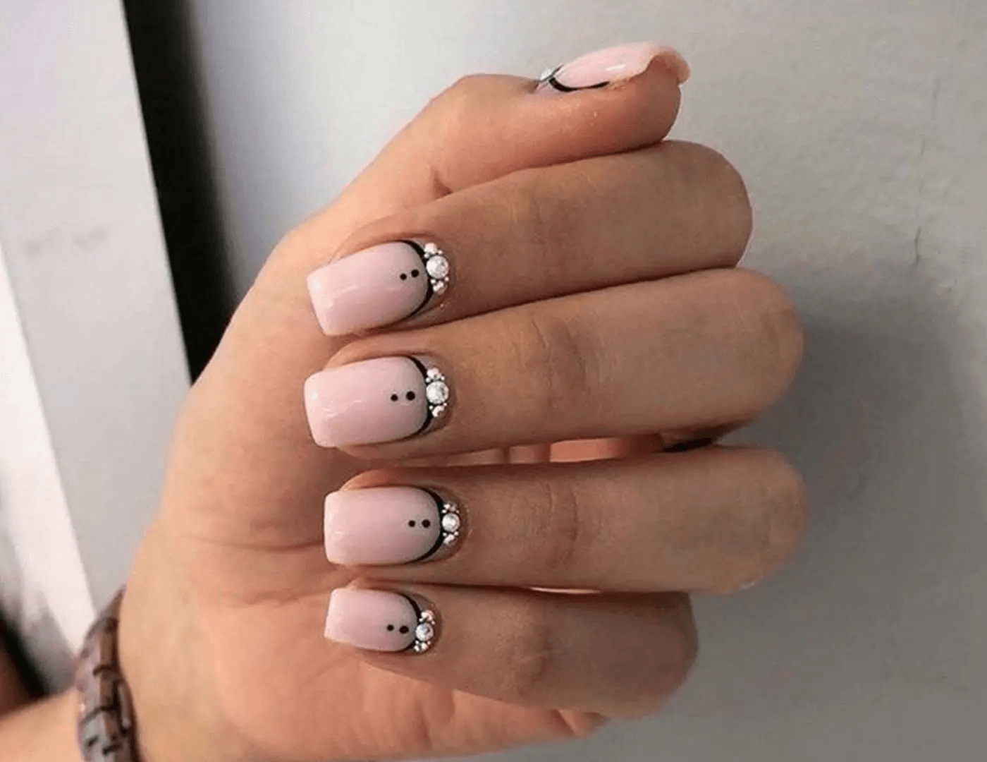 unhas curtas elegantes